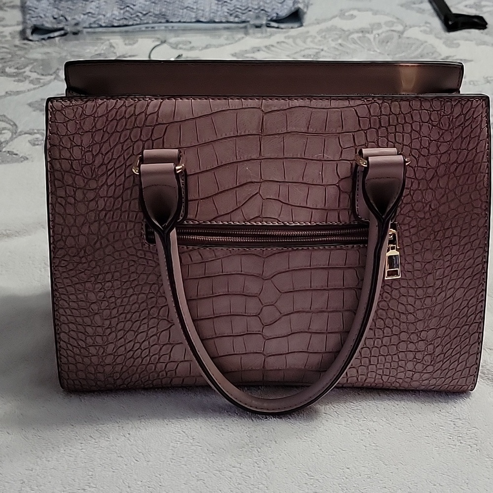 Handbags 👜